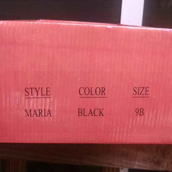 πΊπΊ Host Pick-Impo Maria wrap around ankle wedges - Picture 8 of 8